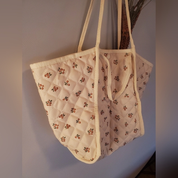 Floral Cream Tote Bag - Picture 5 of 6